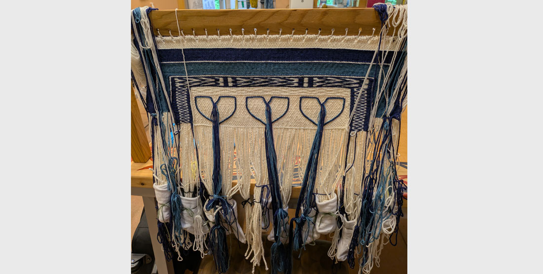 whale tail weaving