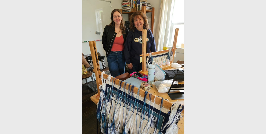 whale tail robe weaving
