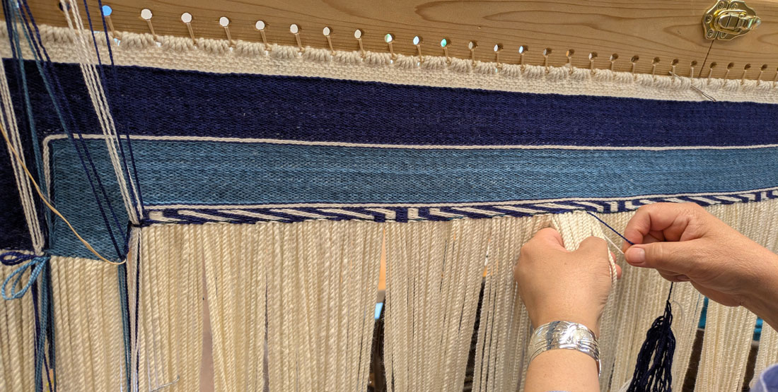 whale tail robe weaving