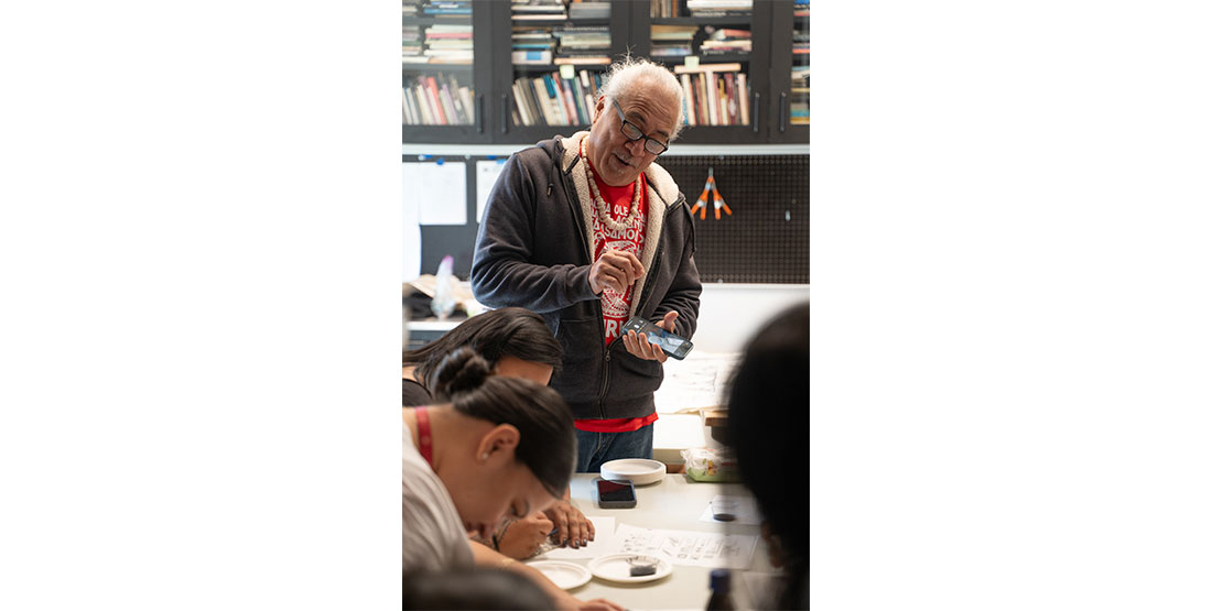 Su’a and Reggie teach in the Artist Studio