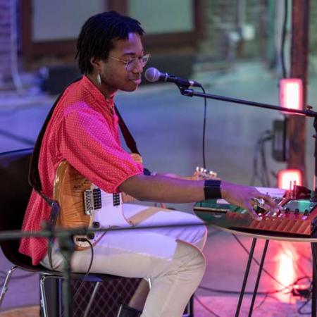 blues.weave performance photo by Mark Harazim